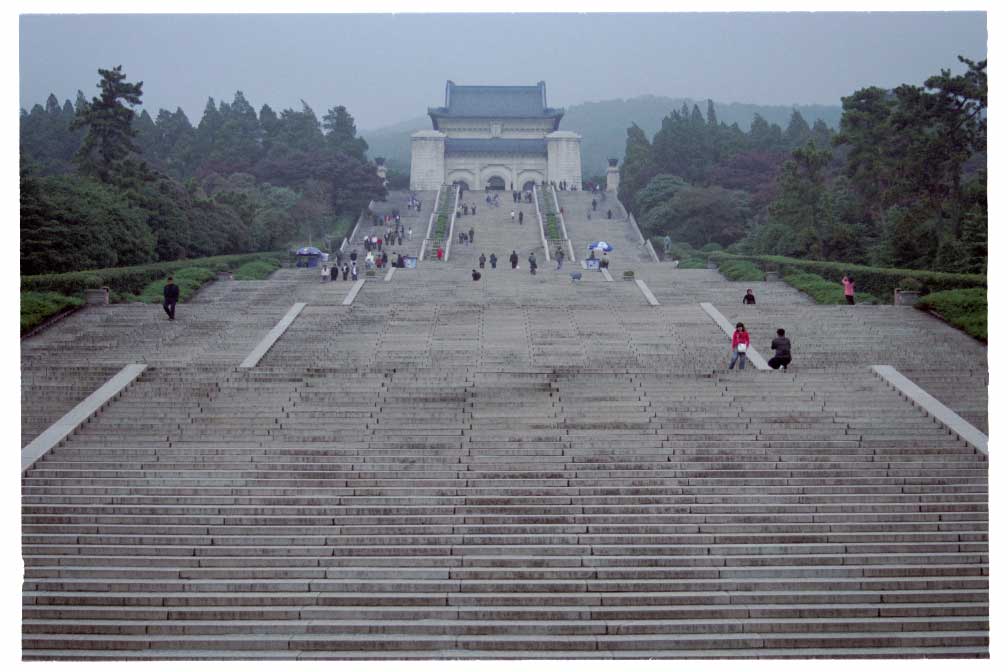 Mausoleum of Dr Sun Yat-Sen on a drizzy day